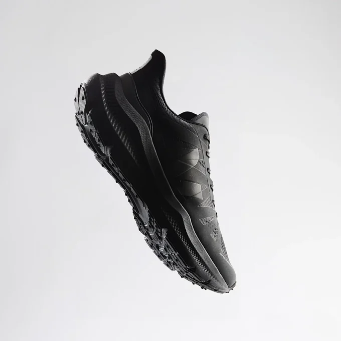 Condor 3 Advanced Engineered-Mesh Full Black Condor 3 Advanced Engineered-Mesh Full Black