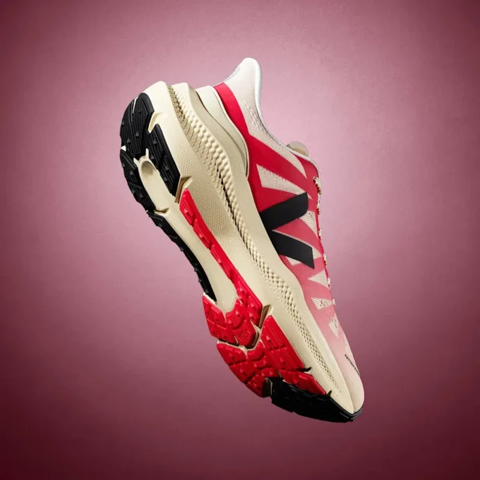 Condor 3 Advanced Engineered-Mesh Rose Farbverlauf Calcaire Condor 3 Advanced Engineered-Mesh Rose Farbverlauf Calcaire